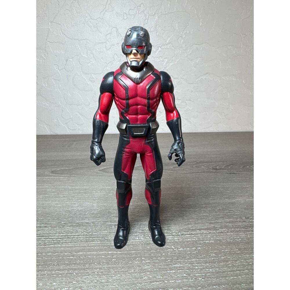 Antman Marvel Legends Action Figure- Hasbro- 2016-‎ EUC